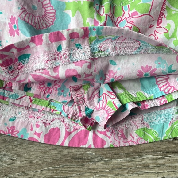 Lilly Pulitzer, little girls skort. Size 5 green/pink/blue. - Picture 4 of 4